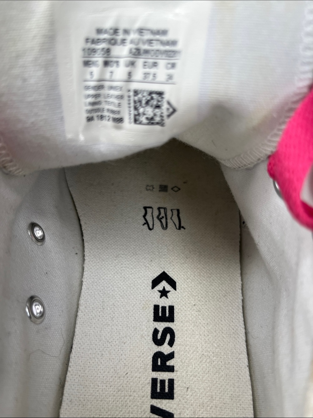 Leather Converse, White Low-Top with Bright Pink Laces - Picture 10 of 10